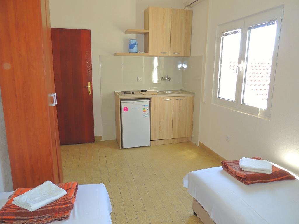 Guest House Jelena Budva Exterior photo